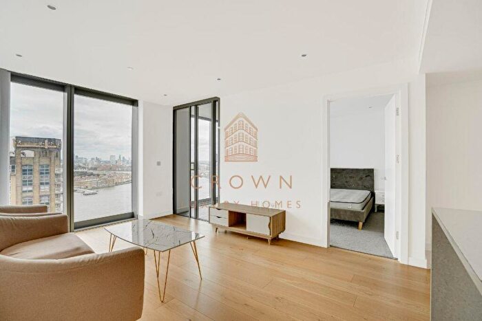 1 Bedroom Apartment To Rent In Landmark Pinnacle - Th Floor, Canary Wharf, E14
