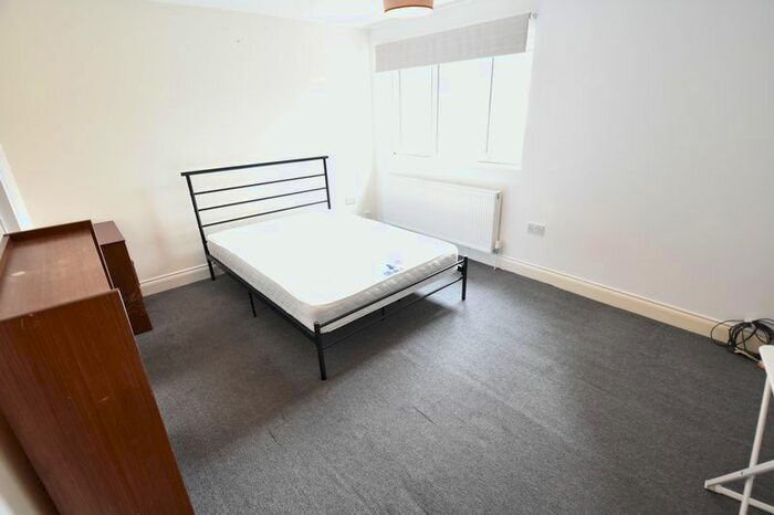 Studio To Rent In New Bedford Road, Luton, LU1