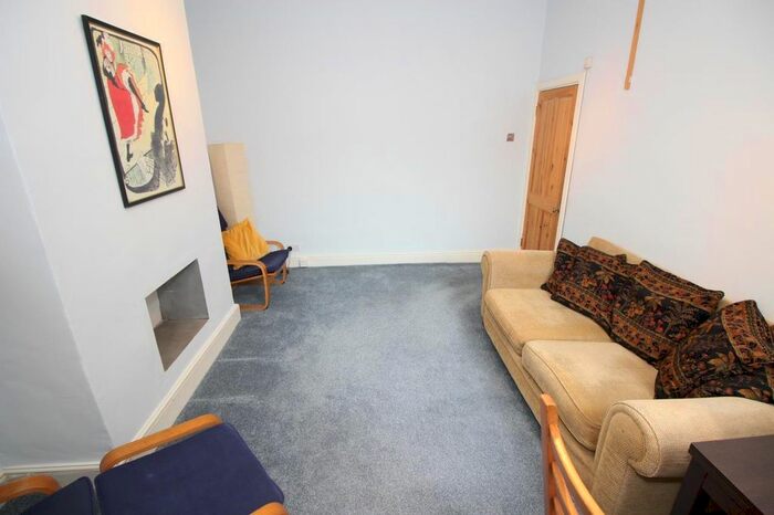 2 Bedroom Flat To Rent In Sandringham Road, South Gosforth, Newcastle Upon Tyne, NE3