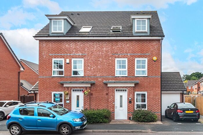 3 Bedroom Semi-Detached House For Sale In Monksway, Birmingham, West Midlands, B38