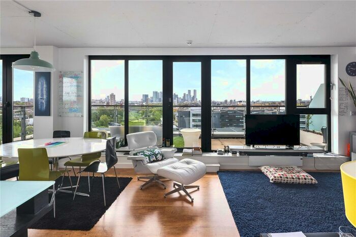 3 Bedroom Flat To Rent In Palmers Road, Bethnal Green, London, E2