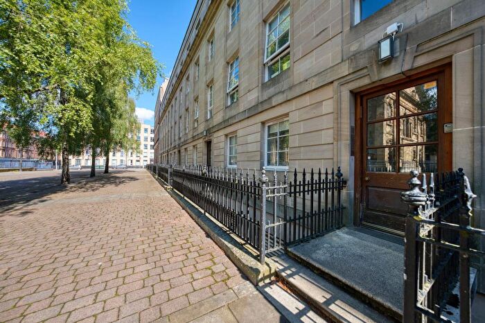 2 Bedroom Flat For Sale In St. Andrews Square, Glasgow, G1