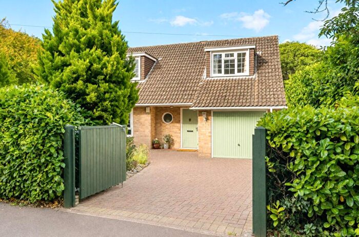 3 Bedroom Chalet For Sale In Lyon Avenue, New Milton, BH25