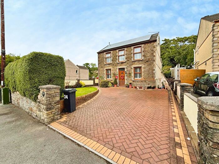 3 Bedroom Detached House For Sale In Siding Terrace, Neath, SA10
