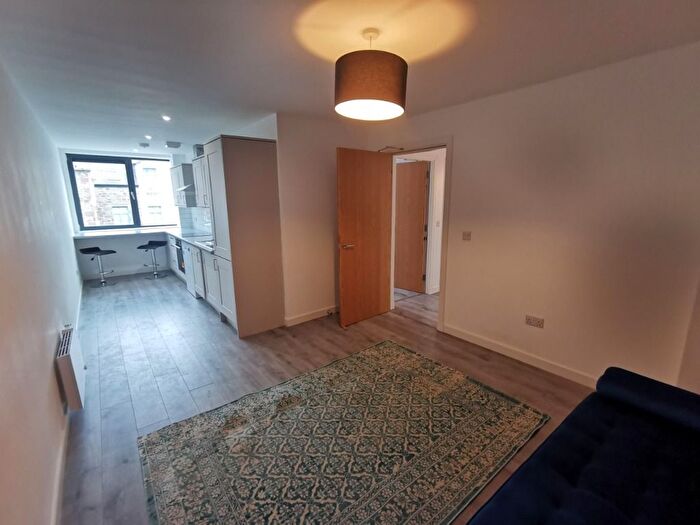 2 Bedroom Flat To Rent In Castle Street, City Centre, Dundee, DD1