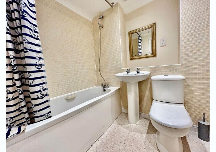2 Bedroom Apartment To Rent In Vauxhall Street, Plymouth, PL4