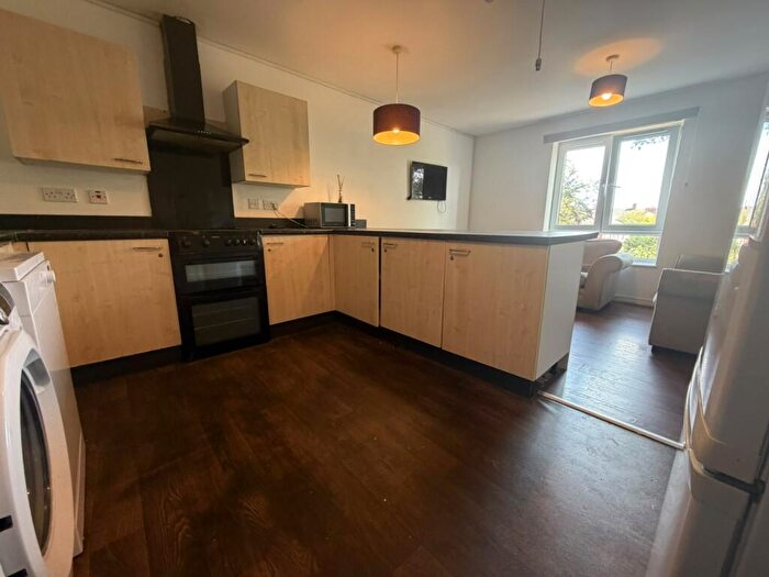 3 Bedroom Flat To Rent In Gwennyth House, Cathays, CF24