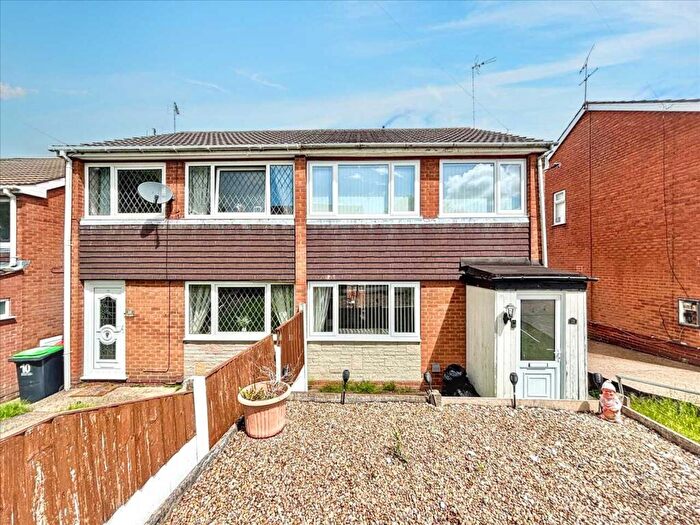 3 Bedroom Semi-Detached House For Sale In The Dell, Kirkby In Ashfield, NG17