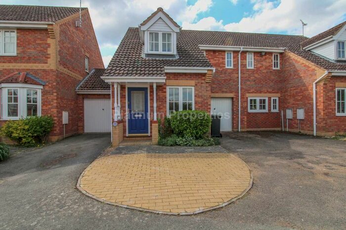 3 Bedroom Semi-Detached House To Rent In Henley Way, Ely, CB7