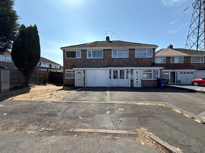 3 Bedroom Semi Detached House To Rent In Spring Parklands, Dudley, DY1