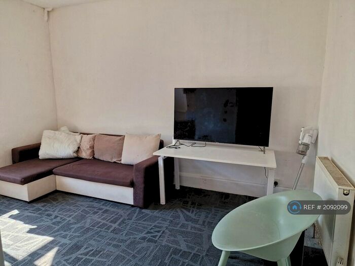 1 Bedroom Flat To Rent In Market Street, Ilfracombe, EX34