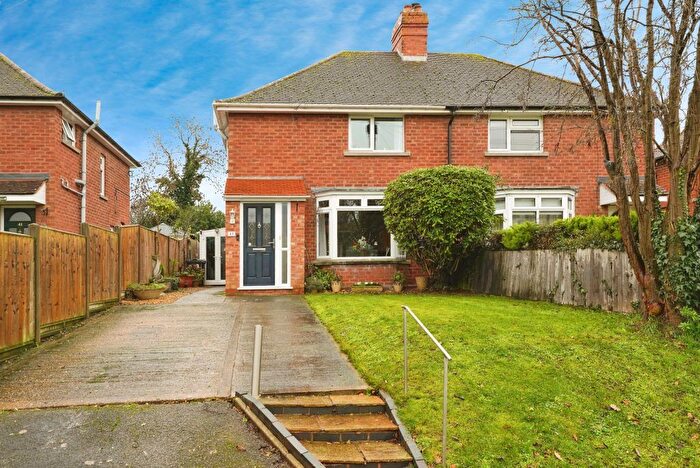 3 Bedroom Semi Detached House For Sale In Greenfields Road, Worcester, WR8