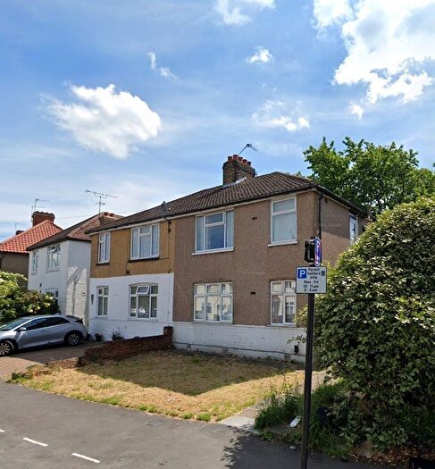 2 Bedroom Flat To Rent In Greenford, UB6
