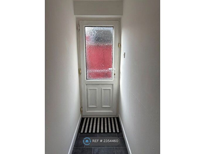 1 Bedroom Flat To Rent In Top, Scunthorpe, DN15