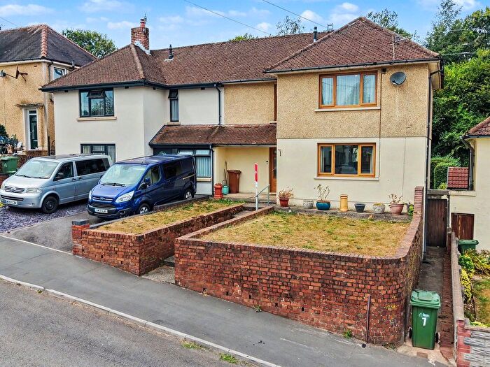 3 Bedroom Semi Detached House For Sale In Heol-Y-Nant, Bryncenydd, Caerphilly, CF83