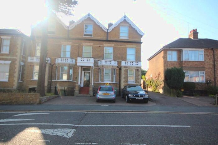 1 Bedroom Flat To Rent In Crescent Road, Warley, Brentwood, CM14