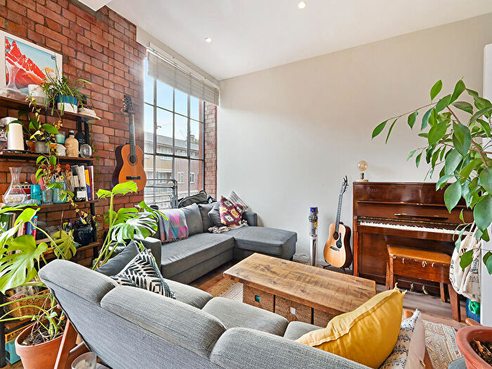 2 Bedroom Apartment To Rent In Canonbury Heights, Islington London, N1