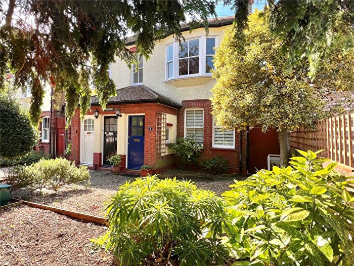 2 Bedroom Apartment To Rent In Truro Road, London, N22