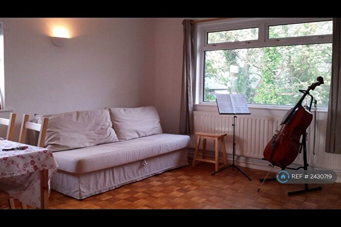1 Bedroom Flat To Rent In The Court, Cardiff, CF24