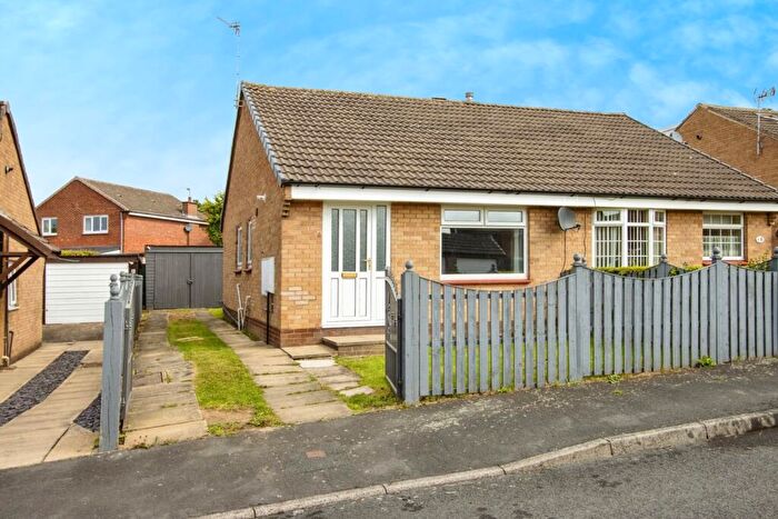 2 Bedroom Bungalow For Sale In Walnut Close, Leeds, West Yorkshire, LS14
