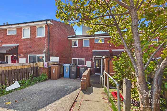 4 Bedroom Terraced House For Sale In Byrom Street, Salford, M5
