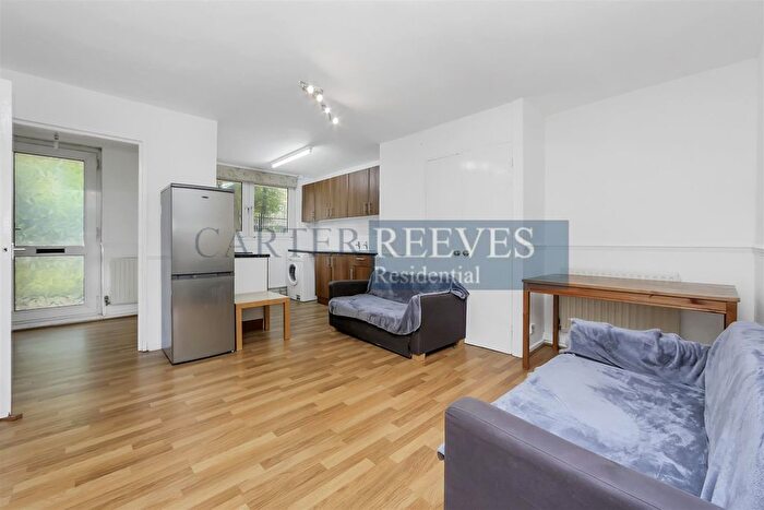 4 Bedroom Flat To Rent In Oakley Square, Kings Cross, Camden, London, NW6