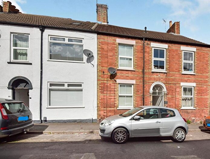 2 Bedroom Terraced House For Sale In George Street, Grantham, NG31