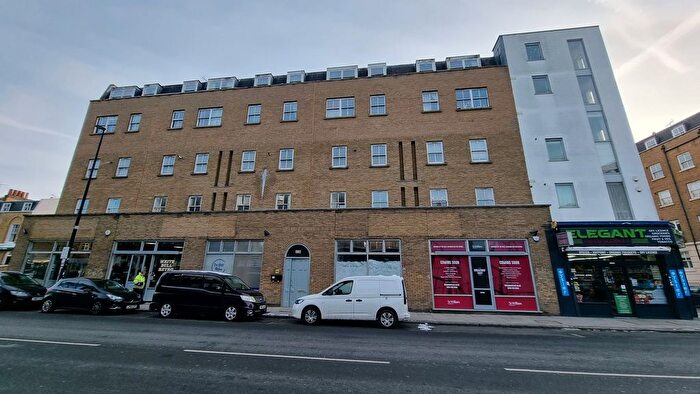 1 Bedroom Flat To Rent In Treadway Street, London, E2