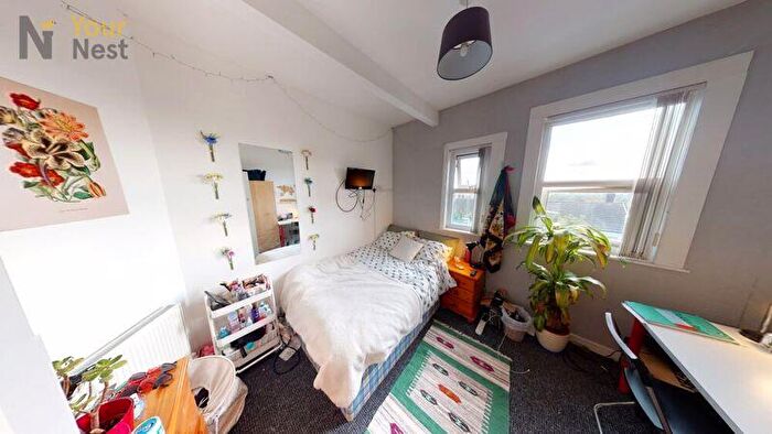 10 Bedroom Terraced House To Rent In Manor Terrace, Hyde Park, Leeds, LS6