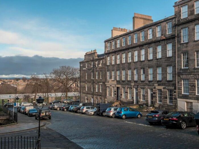 3 Bedroom Apartment To Rent In Dundonald Street, Edinburgh, EH3