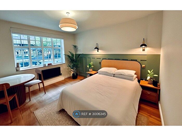 Studio To Rent In Russell Court, London, WC1H