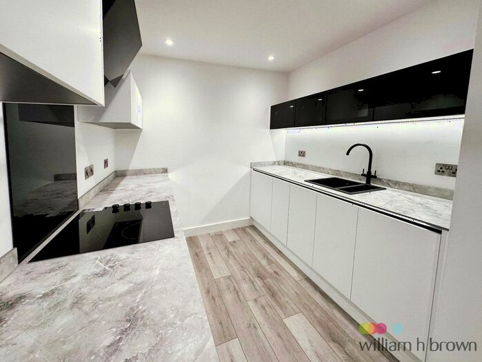 2 Bedroom Flat To Rent In The Gables, Blenheim Road, Lincoln, LN1