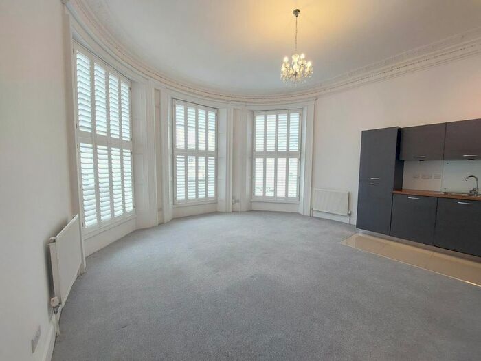 2 Bedroom Flat To Rent In Carlton Crescent, Southampton SO15