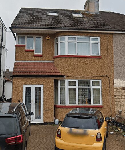 5 Bedroom Semi-Detached House To Rent In Park Mead, Harrow, HA2