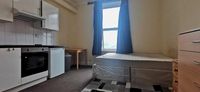 Studio To Rent In Studio Flat, High Road, Willesden Green, NW10