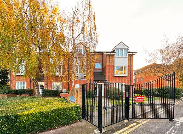 1 Bedroom Studio To Rent In Holm Oak Park, Hagden Lane, Watford, WD18