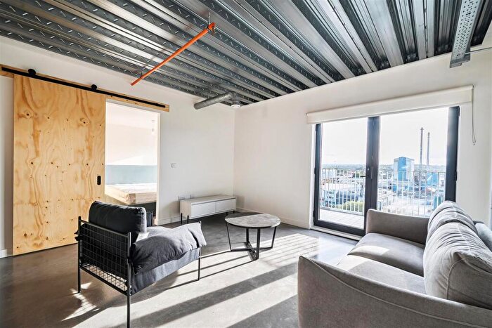 2 Bedroom Apartment To Rent In District Lofts, Climate Innovation District, LS9