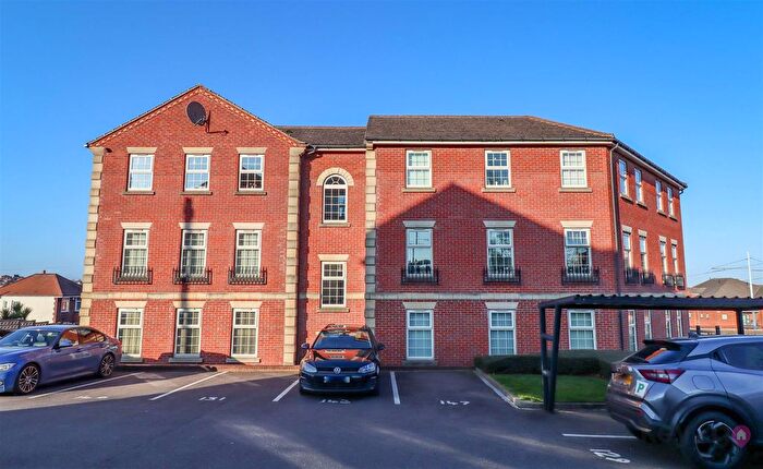2 Bedroom Flat For Sale In Kirkby View, Sheffield, S12
