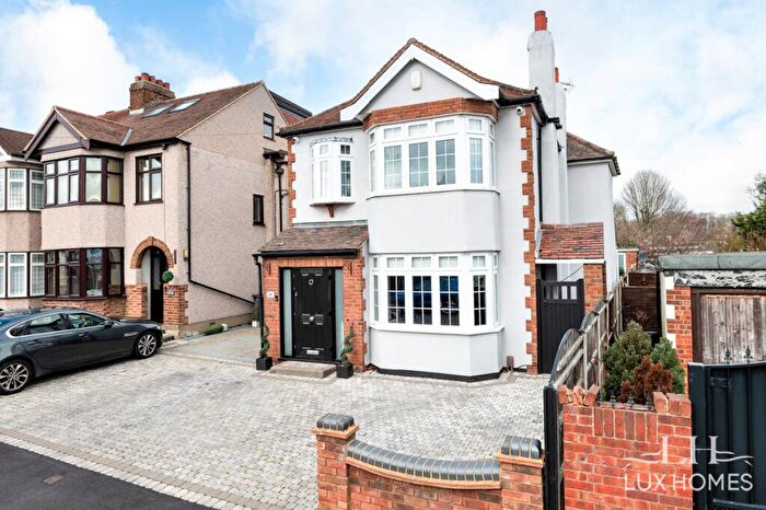 5 Bedroom Detached House For Sale In Windsor Road, Hornchurch, RM11