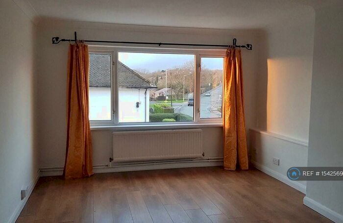 2 Bedroom Flat To Rent In Camms Corner, Dinas Powys, CF64