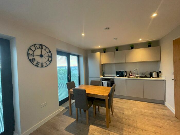 2 Bedroom Flat To Rent In Cross Green Lane, Cross Green, Leeds, LS9