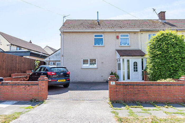 3 Bedroom Semi-Detached House For Sale In Hawthorne Avenue, Penarth, CF64