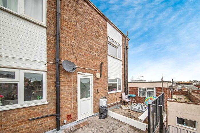 2 Bedroom Maisonette For Sale In High Street, Harwich, CO12