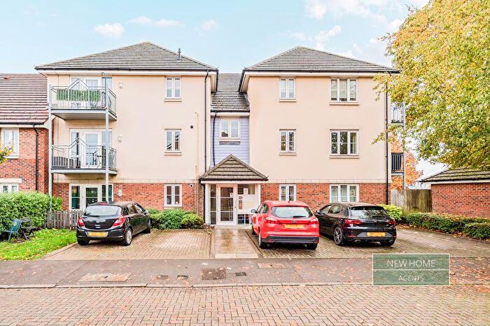 2 Bedroom Apartment For Sale In Queen Street, Aldershot, Surrey, GU12