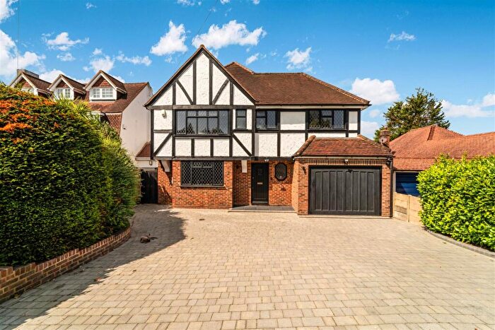 4 Bedroom Detached House For Sale In Ruden Way, Epsom Downs, KT17