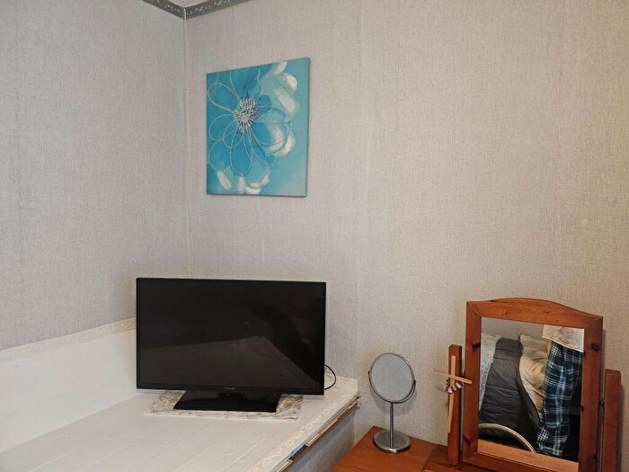 3 Bedroom End Of Terrace House For Sale In Lenham Walk, Manchester, M22