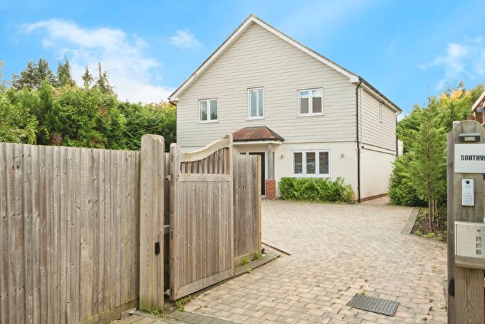4 Bedroom Detached House For Sale In Badsell Road, Tonbridge, TN12