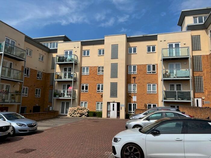 2 Bedroom Flat To Rent In Todd Close, Borehamwood, WD6