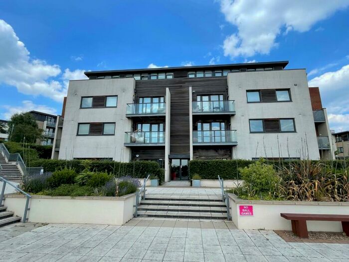 2 Bedroom Flat To Rent In Peacock Close, Mill Hill, NW7