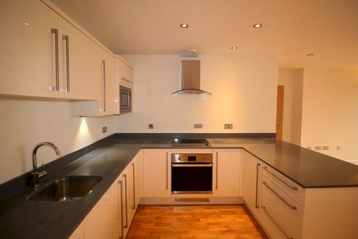 2 Bedroom Flat To Rent In Catteshall Lane, Godalming, GU7